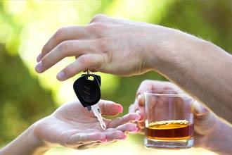 Handing over car keys | drunk driving accident lawyer | The Law Offices of Edward Smith LLC